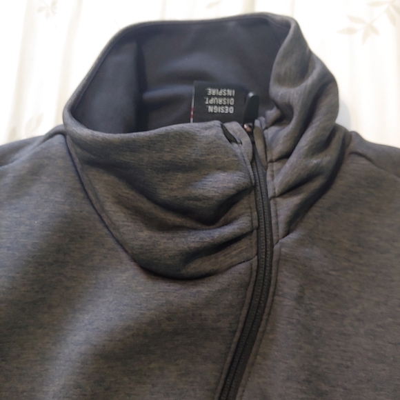 Oakley Vest Womens Medium Black Dark Gray Coupe Standard Regular Fit - Picture 7 of 9